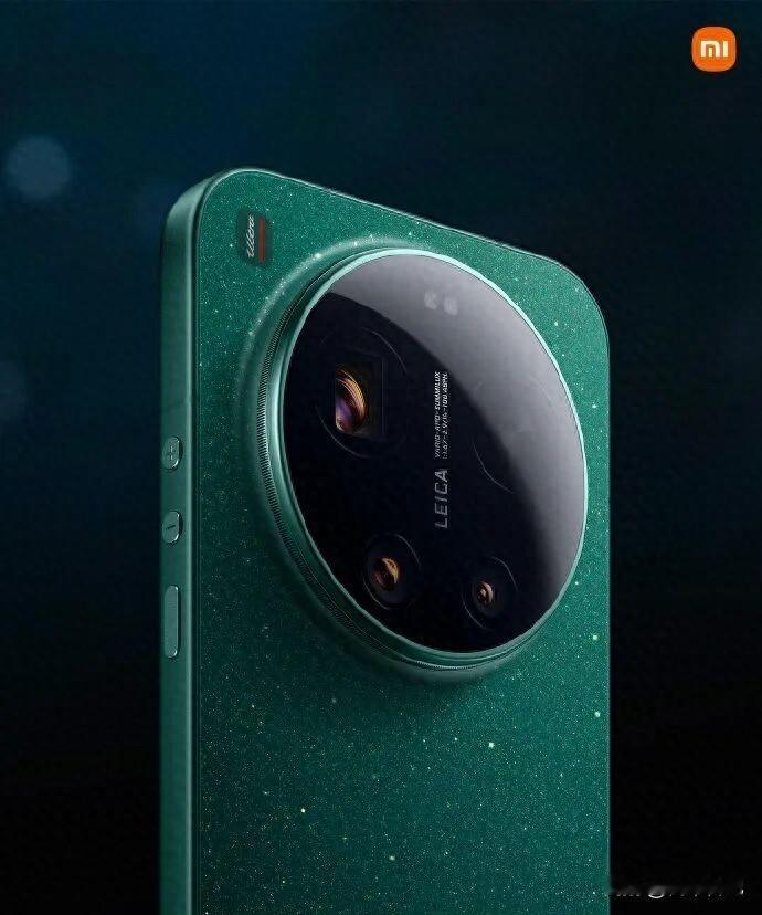 雷军深夜突袭发新机，全网评论却被悄悄关了？要说现在科技圈谁最敢赌，雷军还真排