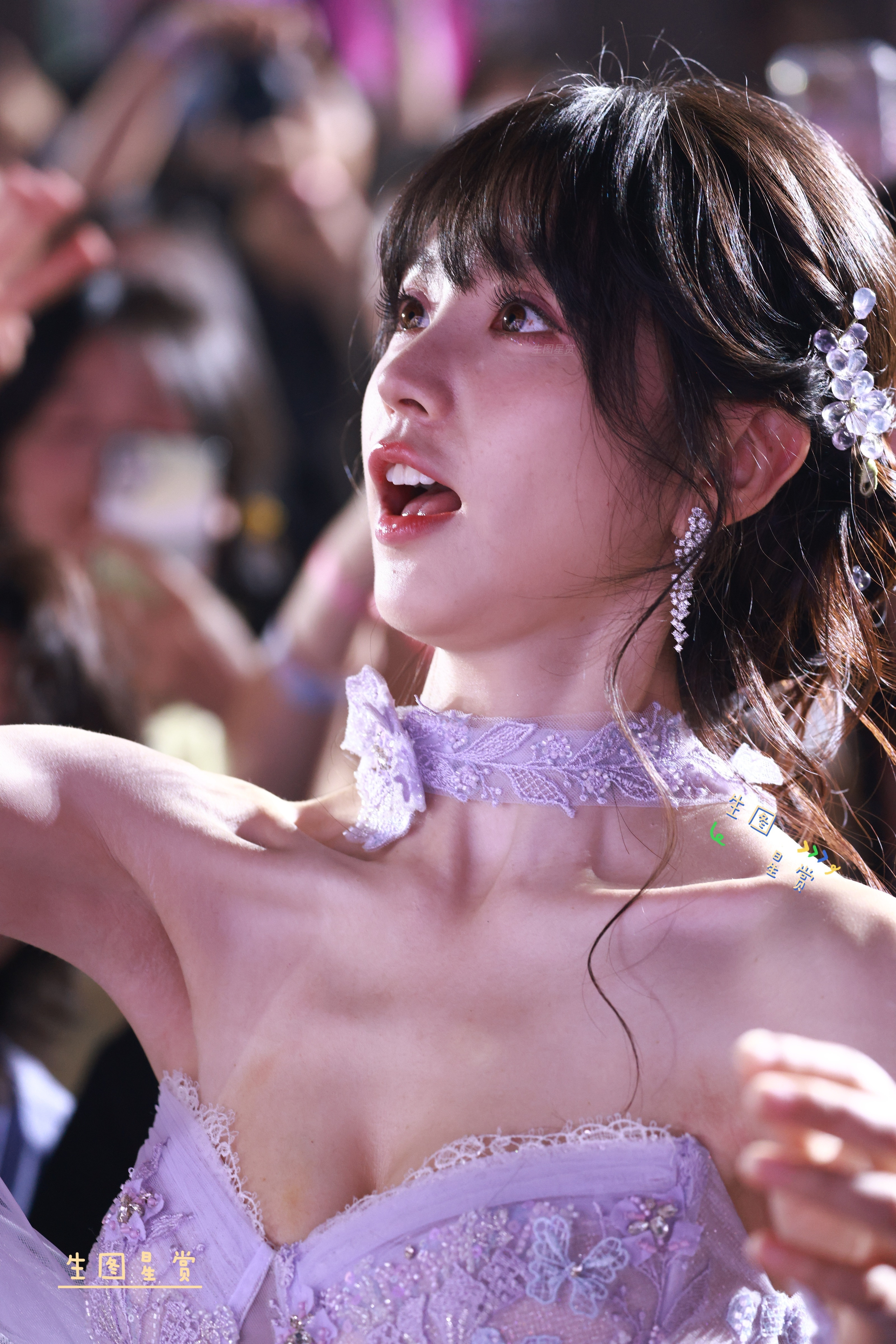 田曦薇深圳活动美照掉落一张，紫色花仙子小田甜了辣了爱了💜🧚‍♀️🌸田曦薇