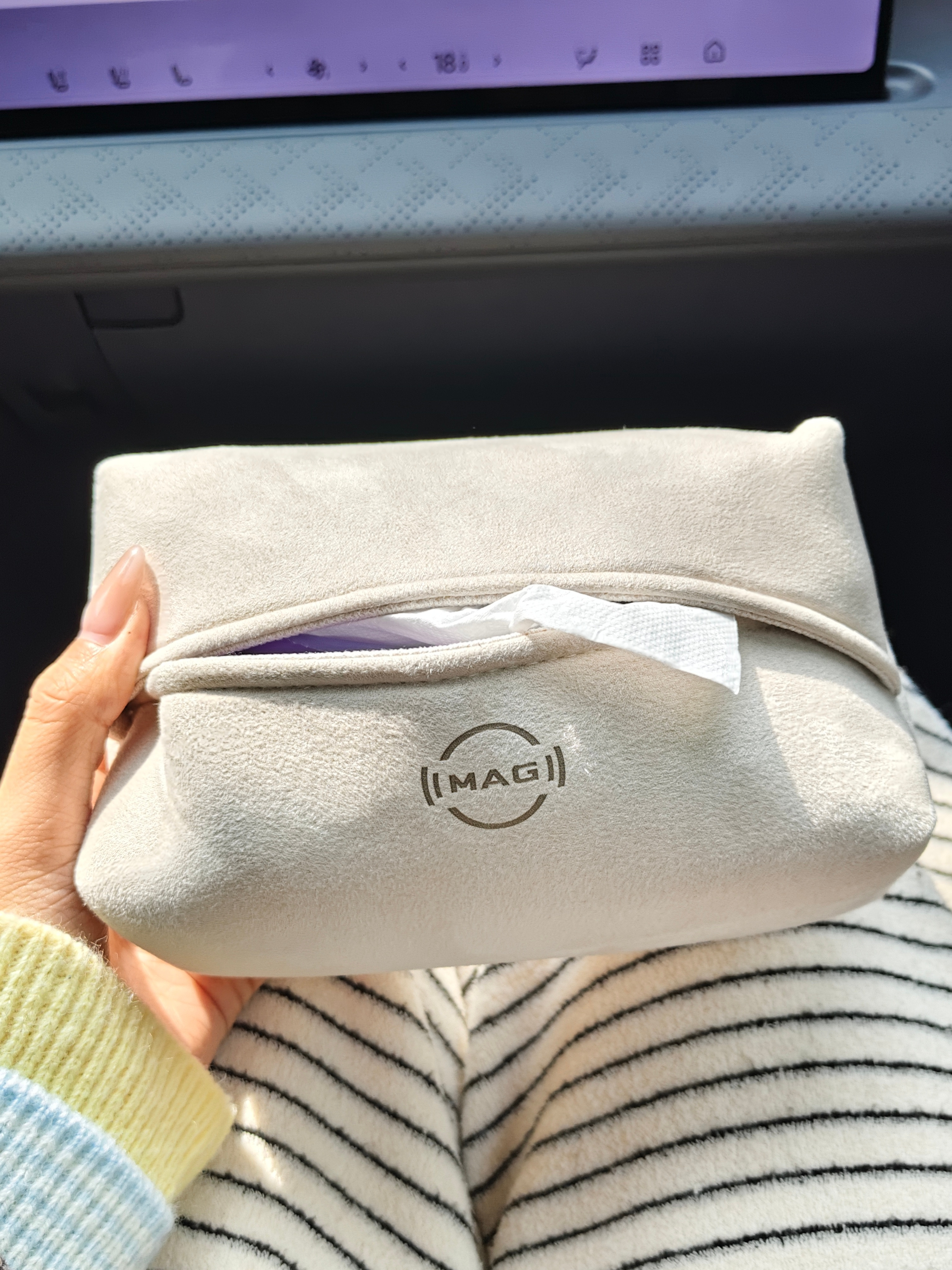 不得不说日产NX8的车内体验真很不错，一些日常使用的小细节做的很到位就比如这个磁