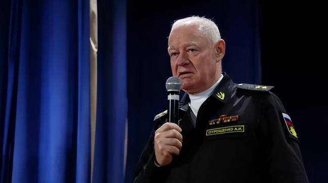 全球又要大乱了？俄军中将突然阵亡，美国人的油管被炸得火光冲天，美英法德却集体成了