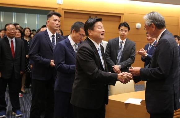 韩国瑜要去日本本月底出发说法是进行“国会外交”还有就是参观大阪世博会跟着