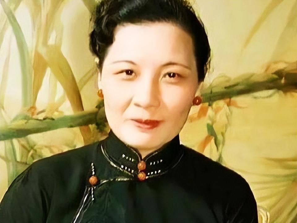 千古罪人宋美龄:真实面目令人心惊胆寒抗战年代的中国大地，每一寸土地都浸透着苦