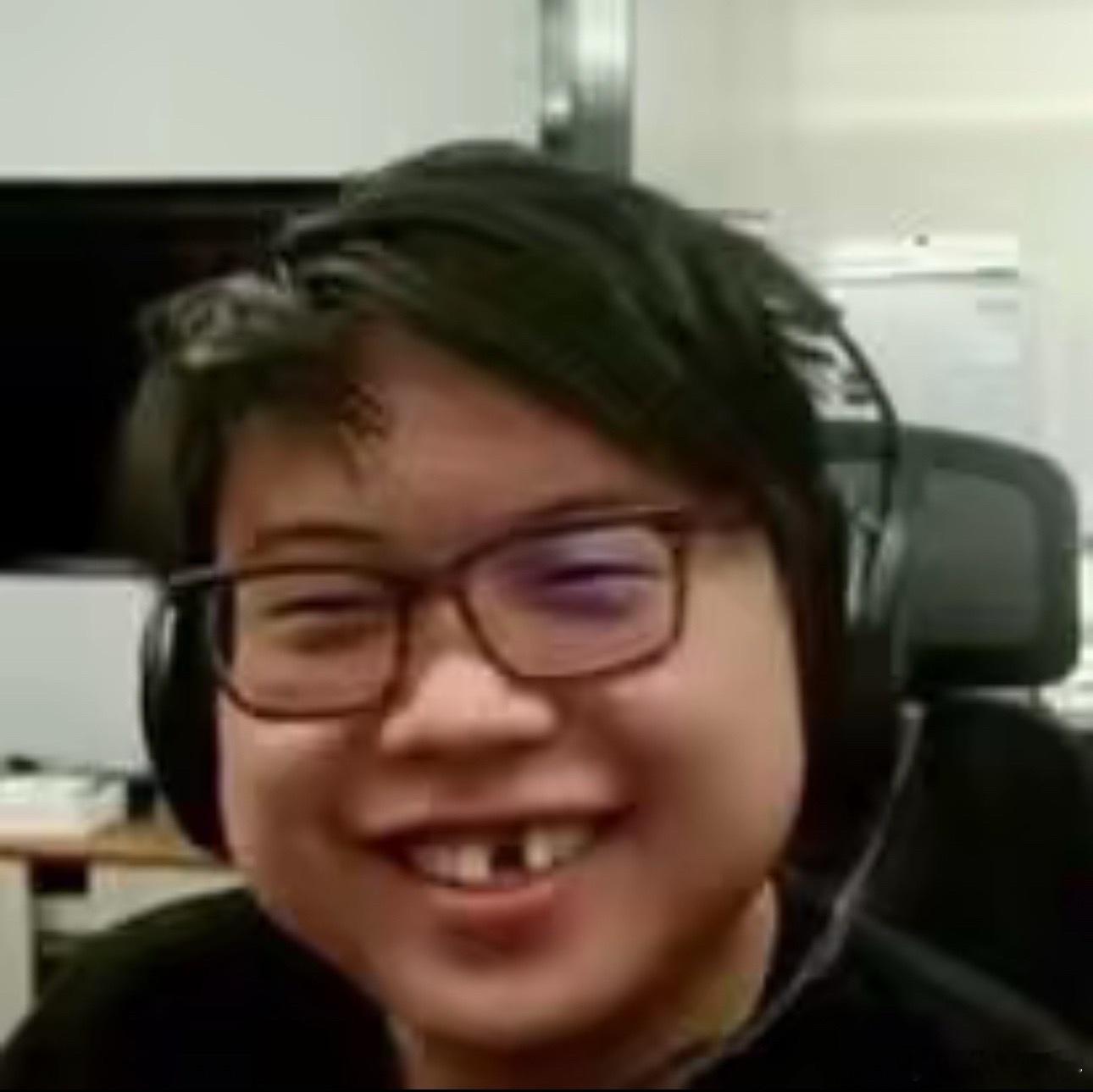 查理斯：我说句实话有时候亚军真比冠军牛逼吧，我想了一下，因为18年的是没有人会再