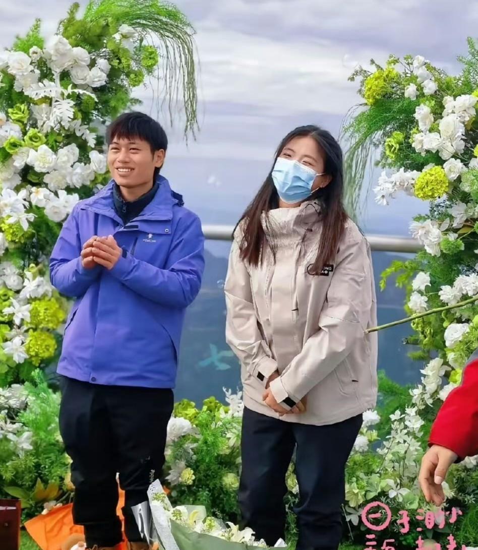 我有预感，林北和女朋友长不了，不是感情出了问题，而是钱这条路没走一块。林