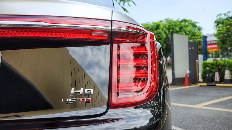 魏建军深夜实测，坦克700凭实力收获订单