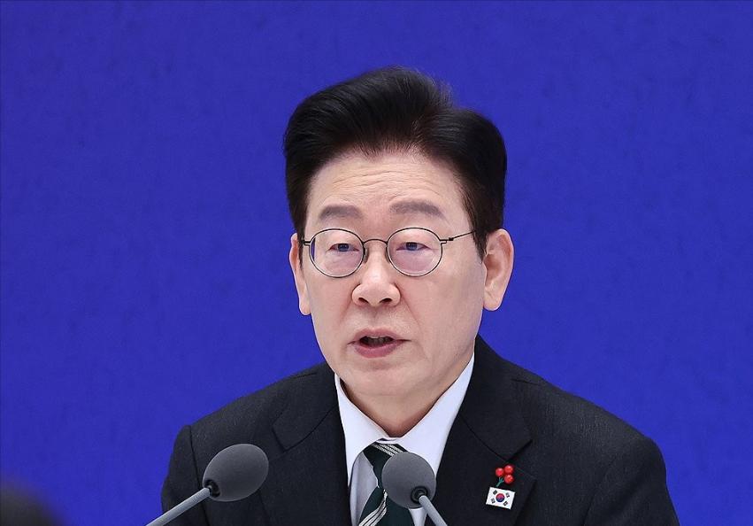 1月25日，李在明表态了，果然被我猜中，他对美国减少在韩国的军事支援持“欢迎”态