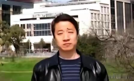 张建革在机场被安检拦住那天，他那个黑色公文包里头的存储卡，装的是能让美国电磁炮项