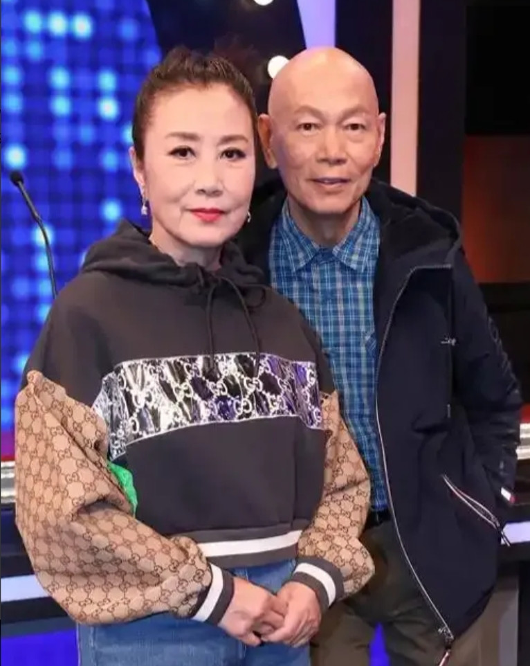 罗家英自曝37年婚姻真相，AA制背后的深情密码