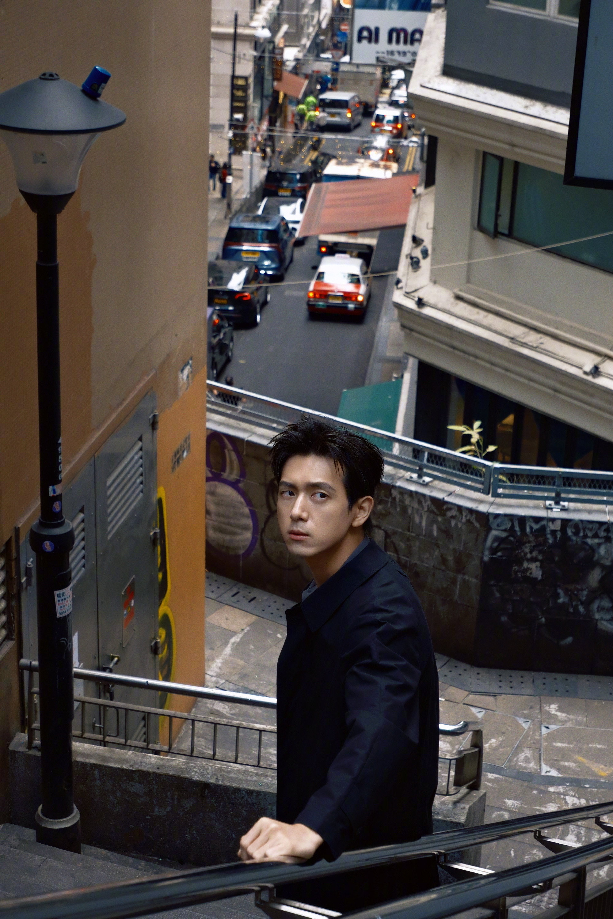 李现inPrada📷香港街头随拍，不言不语就是好风景~风格大赏时尚