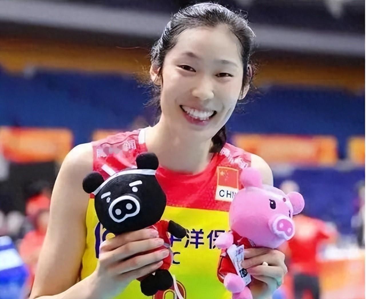 【朱婷父亲朱安亮担心女儿嫁不出去】朱婷步入而立之年，职业运动员的高强度训练与全球