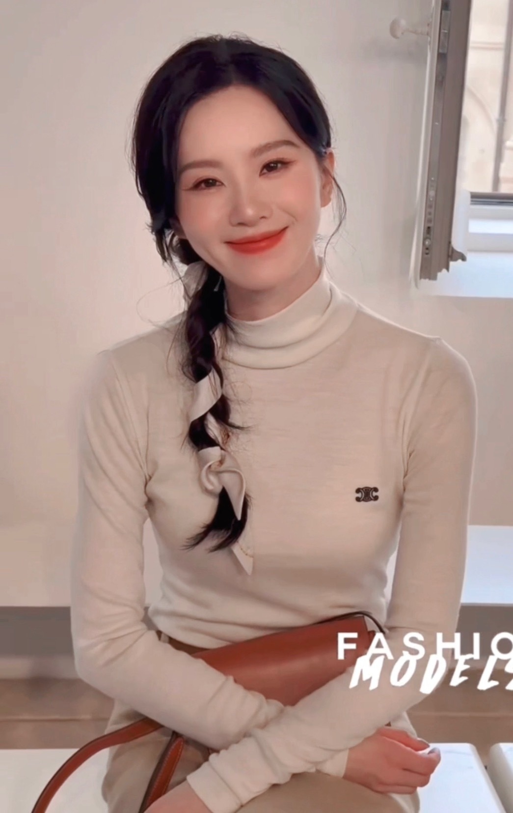 刘诗诗李庚希同框合照天呐！！！我要融化在刘诗诗的笑容里了Celine