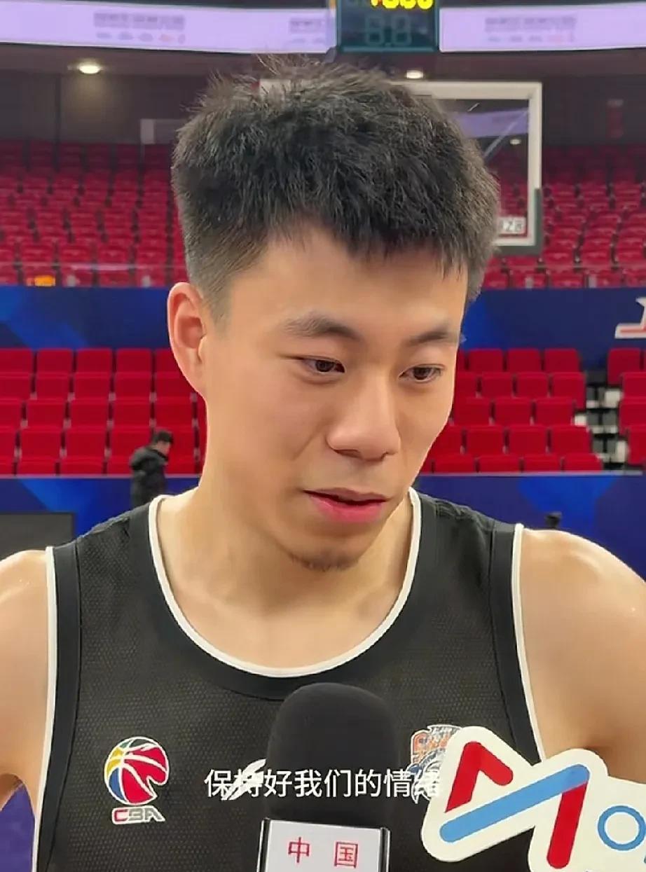 张镇麟接受采访谈到球队战绩不佳！近日张镇麟接受采访谈到球队战绩不佳说到，保持好