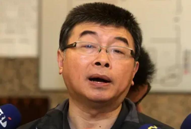 这次要给邱毅点赞！至少邱毅总算给郑丽文说了一句公道话。邱毅指名道姓说郑丽文说