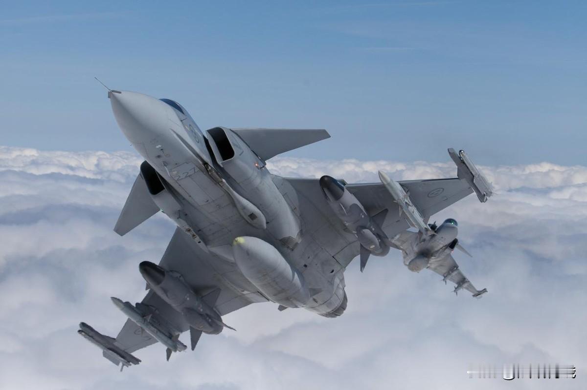 乌媒：俄军飞行员正在追猎F-16战斗机，很快他们就会尝到流星导弹的滋味来源: