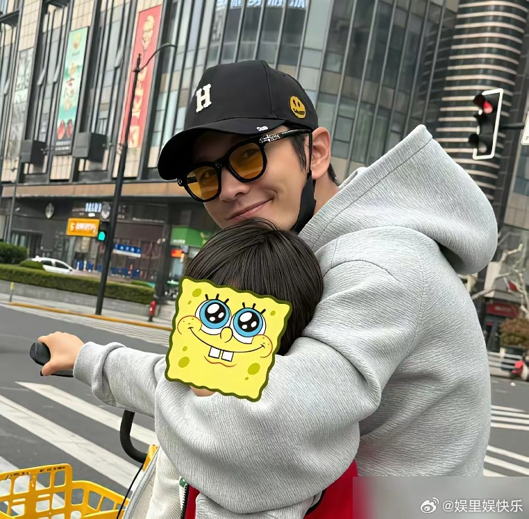 别再吹黄晓明和杨颖的“体面离婚”了。我告诉你，这才是他俩联手操盘的最顶级项目。