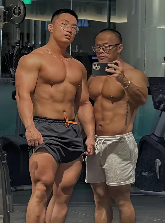 健身这事儿,早就不是“撸铁”两个字能概括了。现在男的练出一身腱子肉,不光是身体