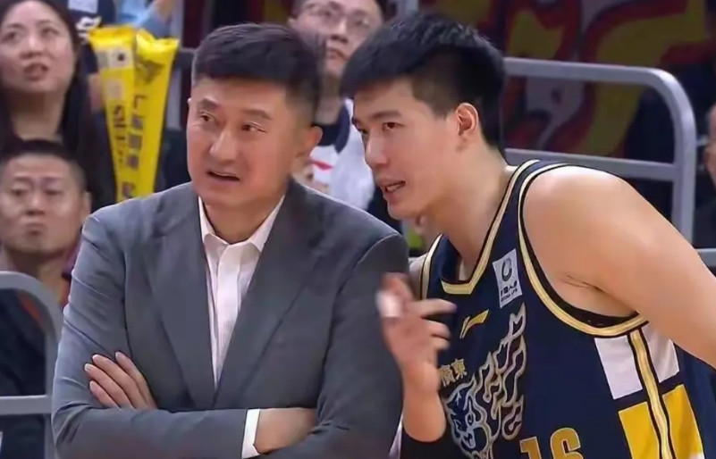 如果杜锋下课，广东队主教练该换谁上任？其实最佳人选已在杜锋身边！很多球迷可能