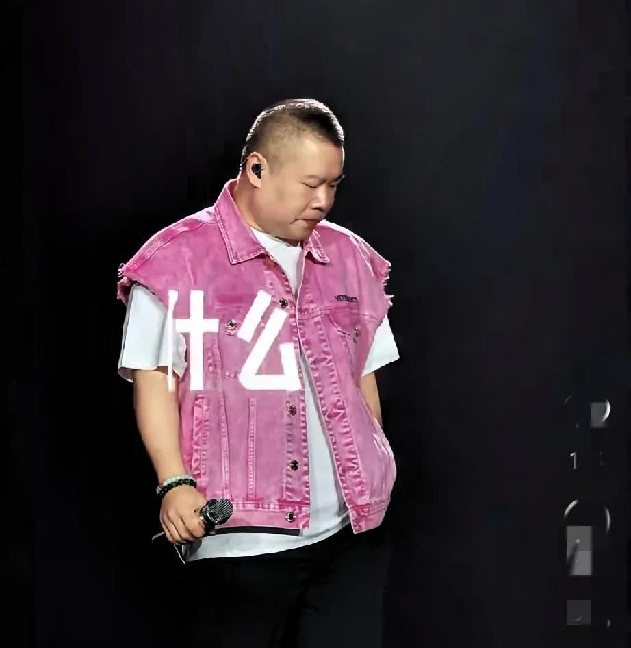 岳云鹏的演唱会彻底失败了！昨天岳云鹏“非要唱”演唱会在在可以容纳一万七千