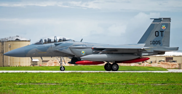 F-15EX“超级鹰”首次抵达日本，美军BVR交战能力获得大幅提升，威胁程度比F