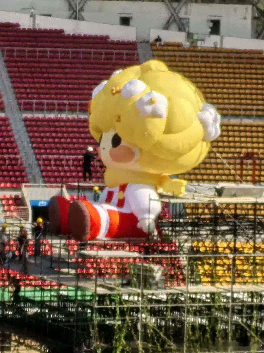 礼貌发问这个位置有人出吗？我先预定