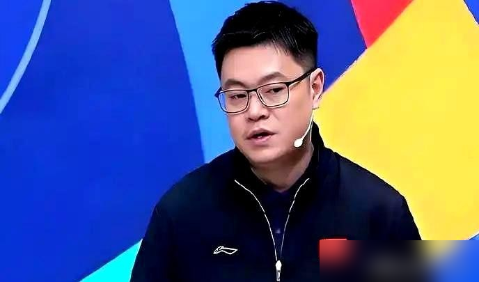 王楚钦你别睡了，你的对手们正在集体熬鹰，前国手侯英超一句话，撕开了国乒男队的残酷真相。这次澳门赛，国