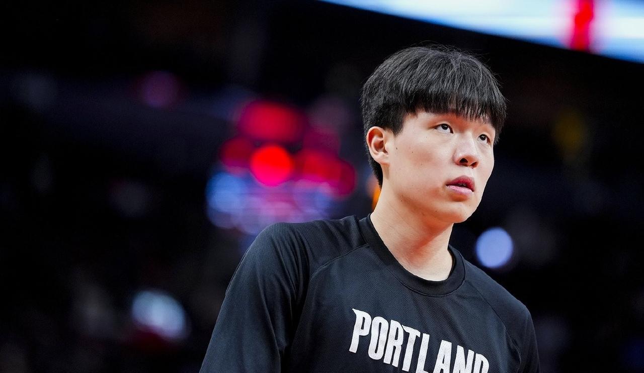 11分钟垃圾表现仍获重用，杨瀚森遭冷遇引争议NBA赛场再现离谱轮换，乐福登场1