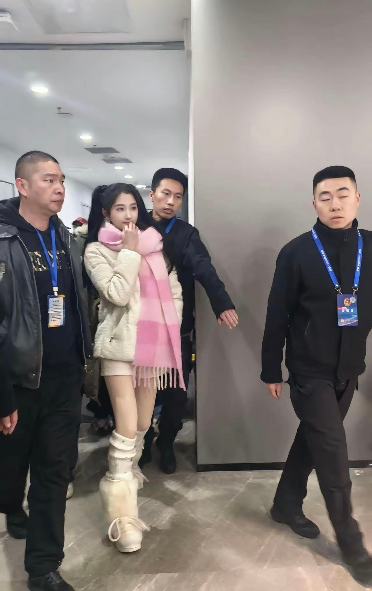关晓彤这身造型也太萌了吧，你觉得呢？