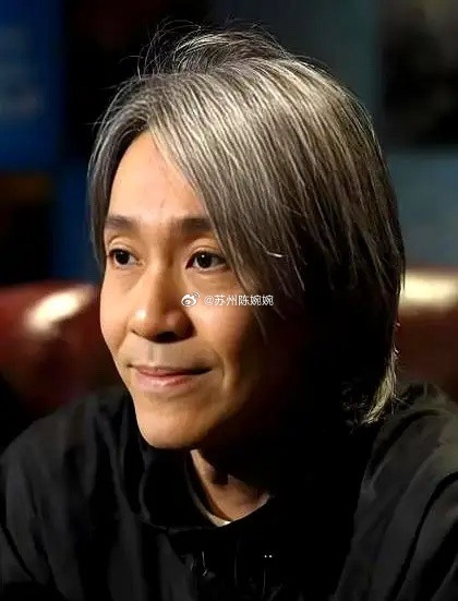 很多人总觉得周星驰无妻无子、晚年孤苦伶仃很可怜，这完全是普通人自作多情的意淫。人