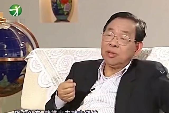 “粪水浇菜”是污染食物的源头？中科院院士曾毅认为，农村人用粪水直接浇菜，完全是千