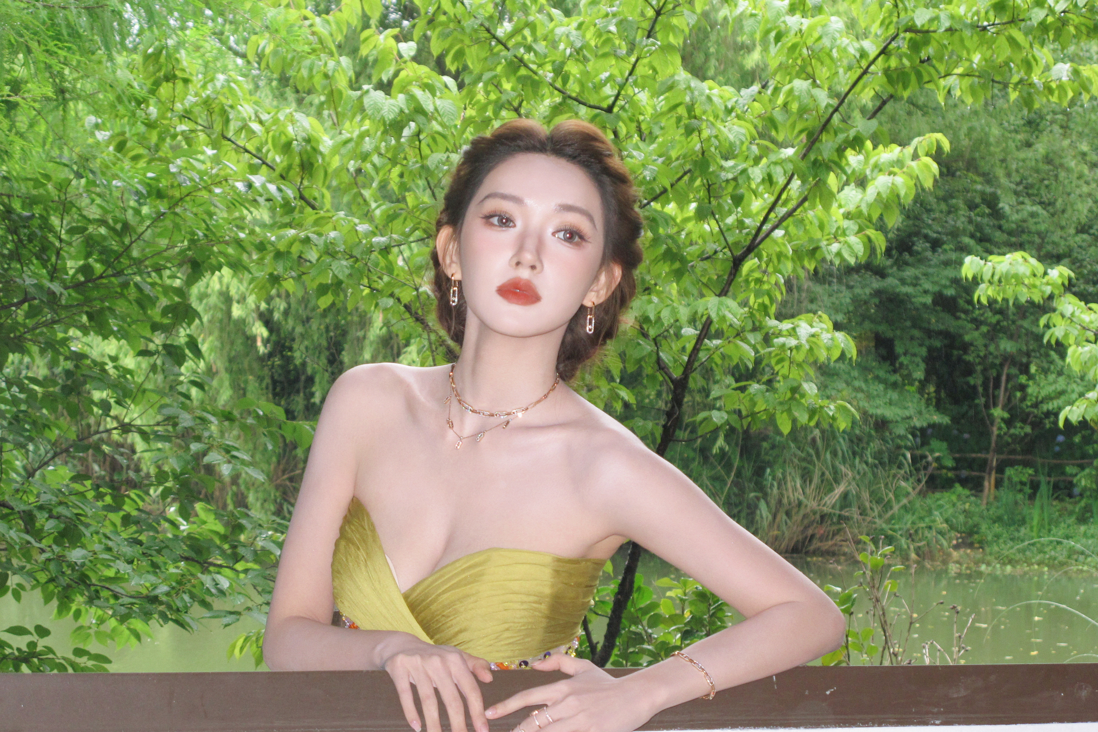 👠程潇红毯状态超好程潇红毯芭莎艺术年度美学盛典