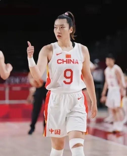 李梦成为了一个时代的记忆，她将永远告别国家队。究竟是什么原因让她落选国家队，而无