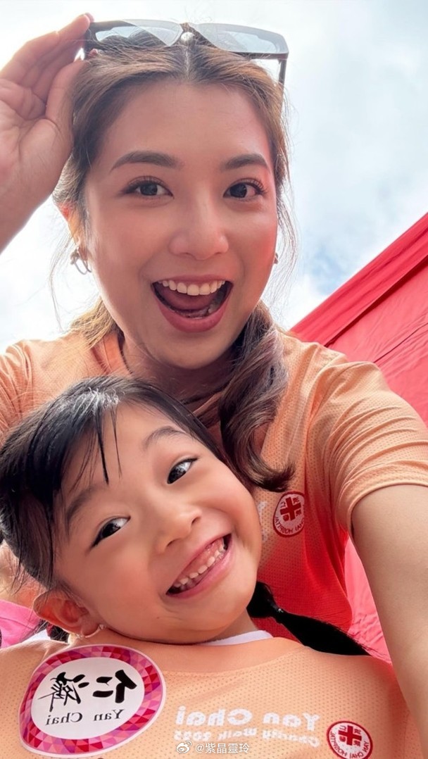 【On.cc】陳展鵬6歲女兒現身TVB拍節目表現淡定　鋪路做童星？視帝陳展鵬與單