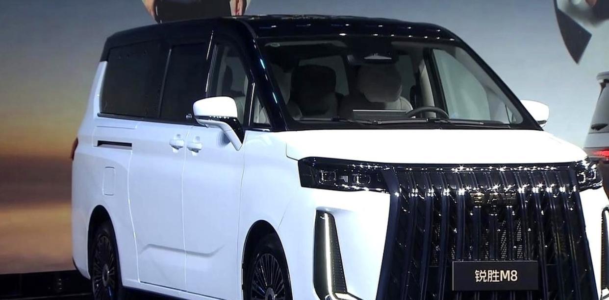 疯了，彻底疯了!这MPV价格一公布，我脑子里只剩两个字：无语[捂脸哭]12万98