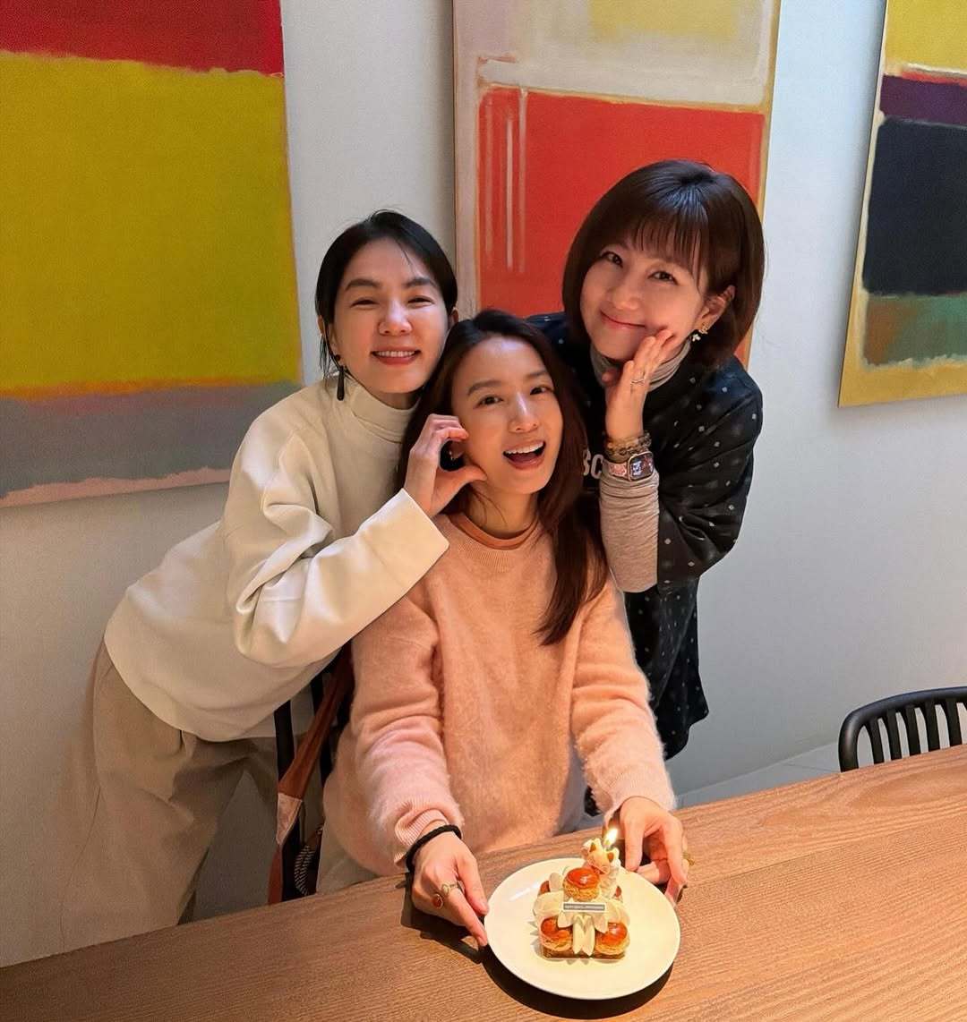 今天是Hebe生日又看到我蛇团一起庆生hebe田馥甄330生日快乐