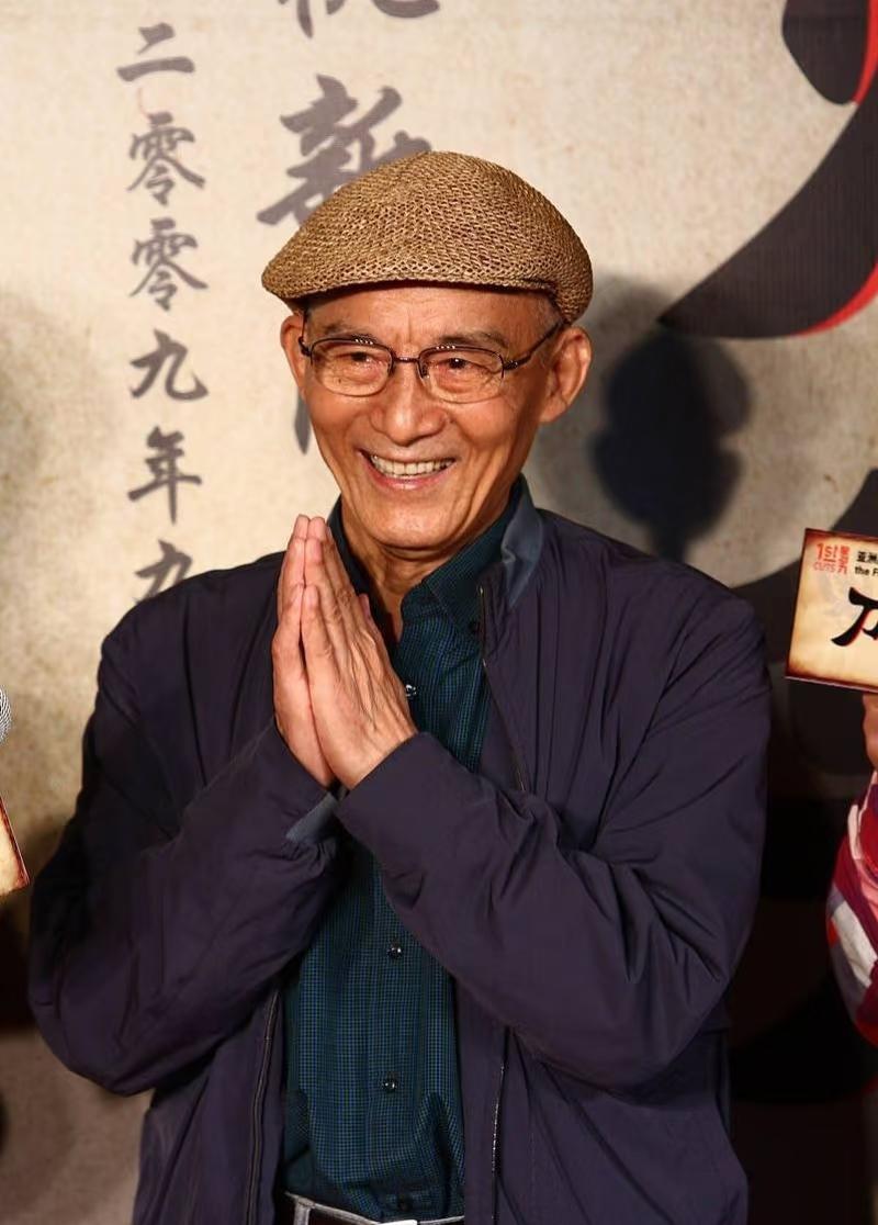 王家卫说，游本昌不是省油的灯，理由不是演技不好，也不是耍大牌，而是一天发了