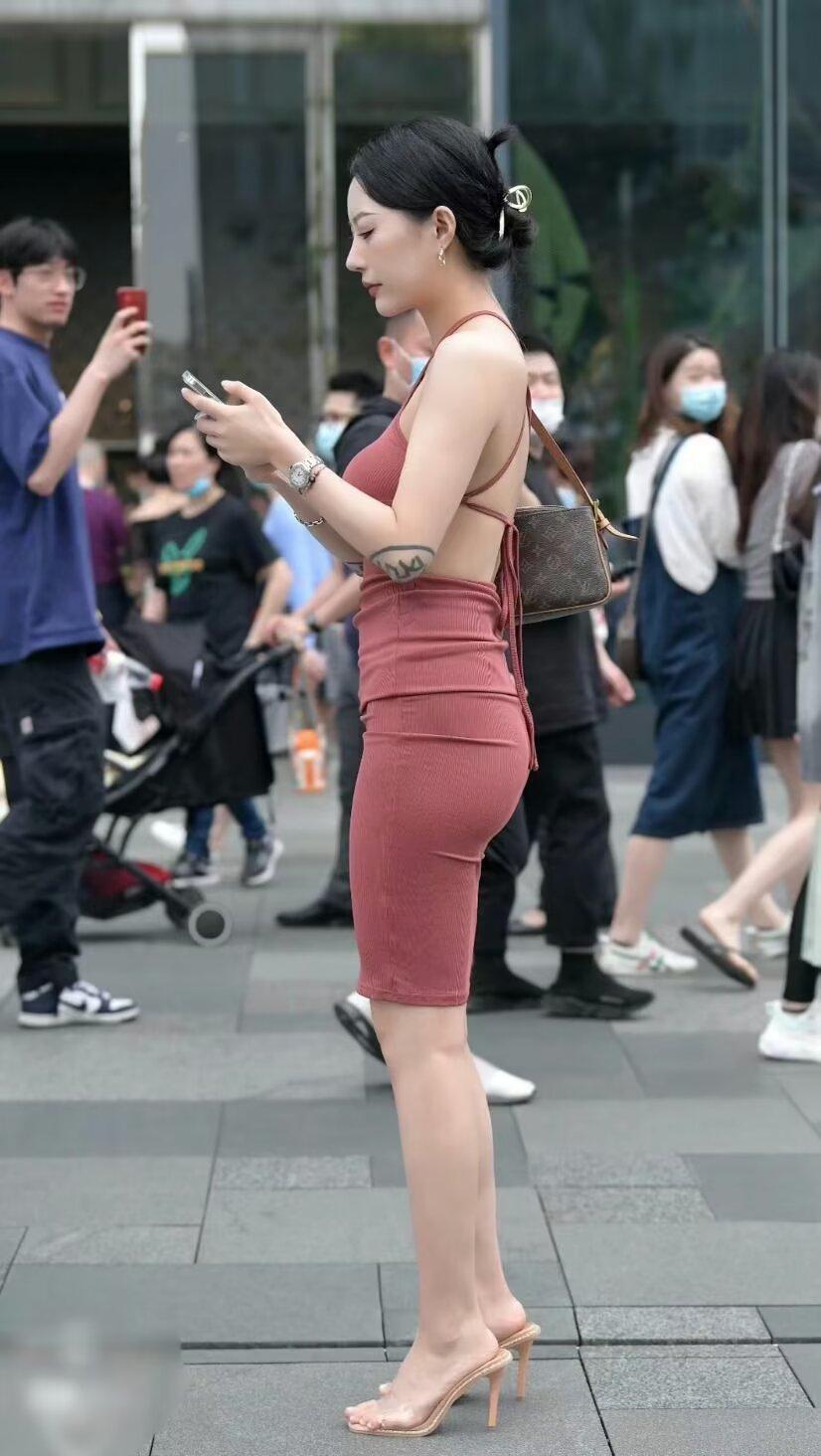 无论公开还是私下，说话前都请留心，你以为评价的是别人，其实让人看到的是你的内心。