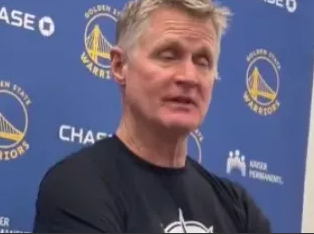 勇士客场对阵太阳。赛前，勇士主帅科尔接受了采访，谈到了新援波尔津吉斯的技术特点