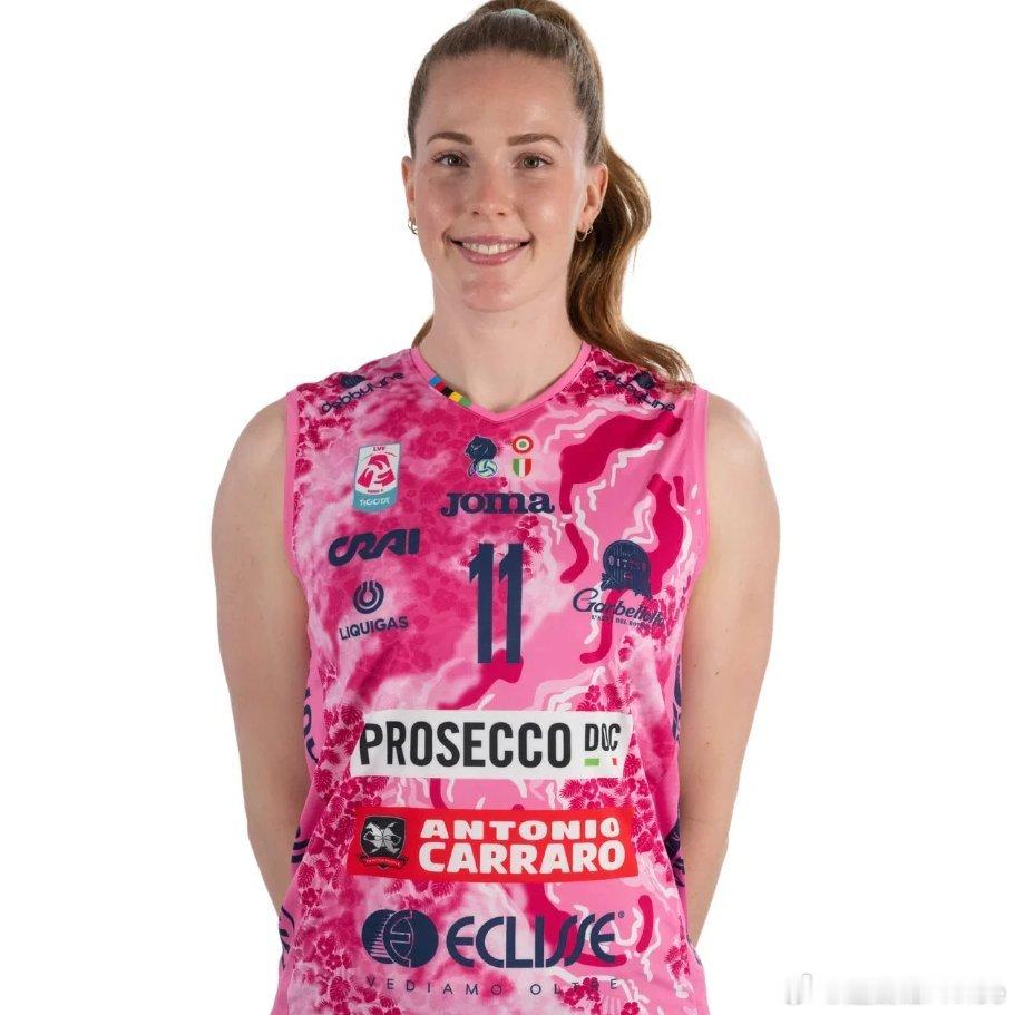 🔝瑞典名将伊莎贝拉.哈克在新赛季开始的7场比赛中，进攻成功率均超50%，并5