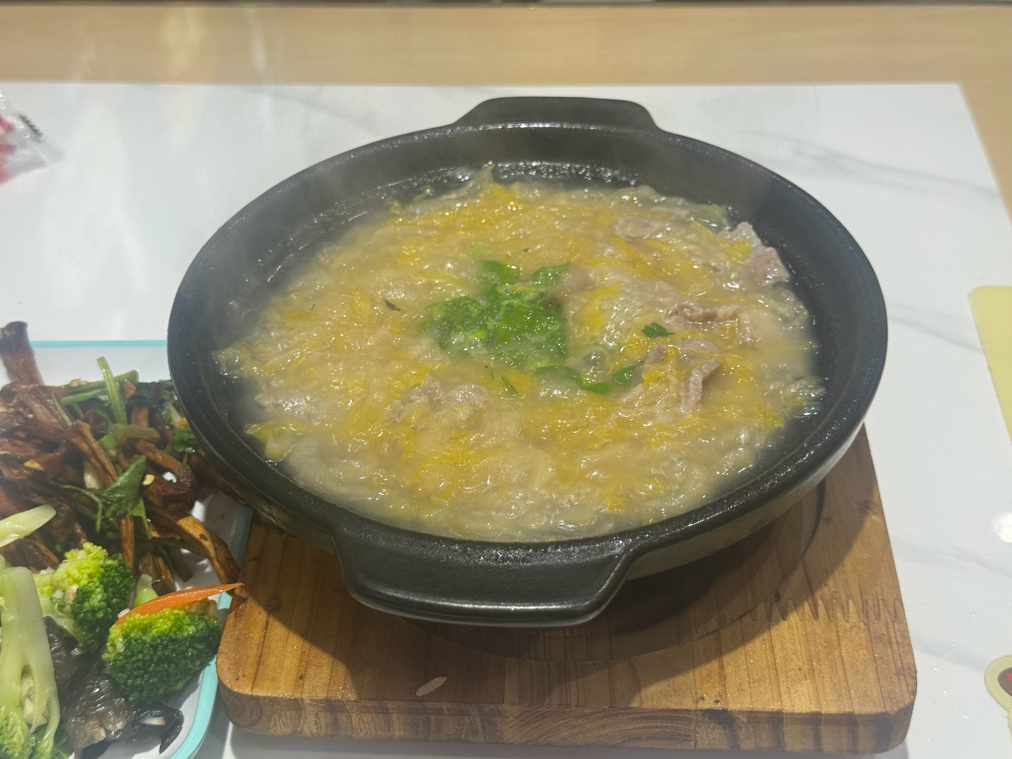 还得是吃砂锅,喝点汤,泡个饭。无敌。