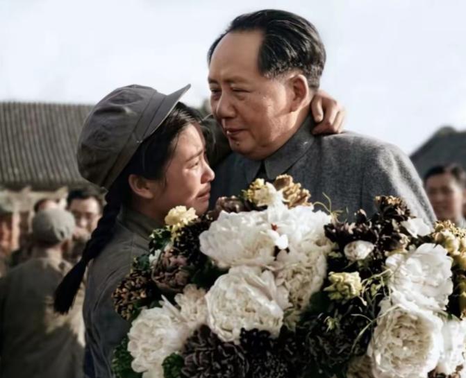 1952年5月，解秀梅作为志愿军代表进京，出席毛主席接见仪式。当毛主席走近时，解