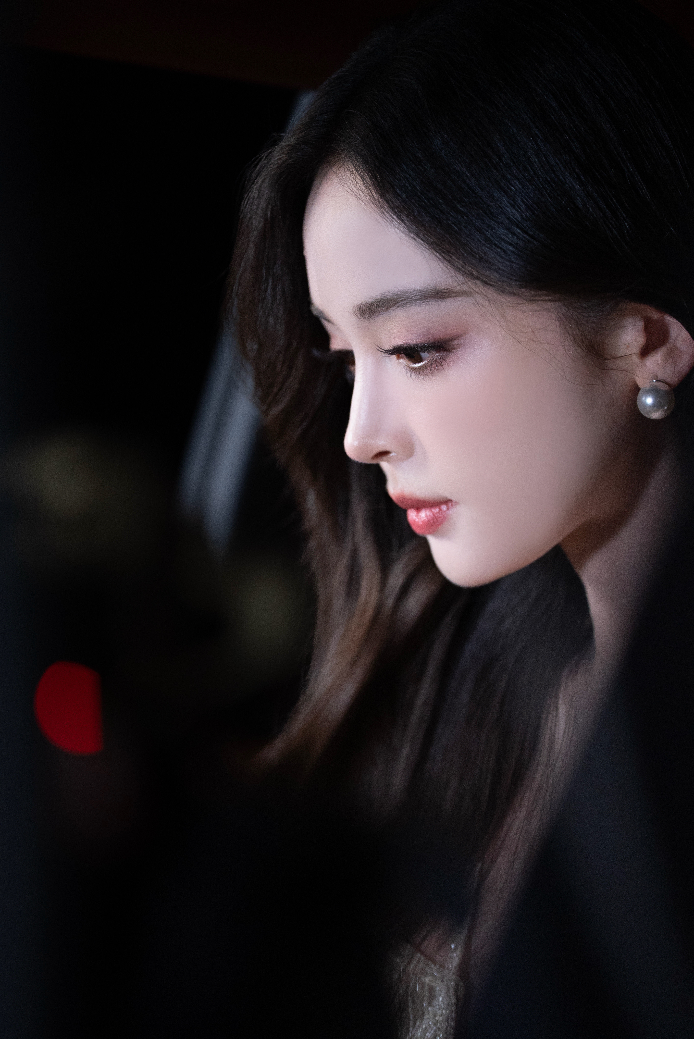 #娜扎我也要跪吗##娜扎#在复制粘贴的时代，你是手写的诗[玫瑰]​