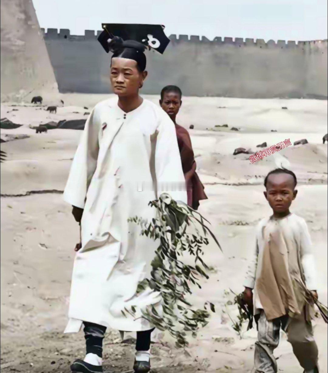 古代真的没那么多帅哥美女，现在影视剧拍的太假了，流量演员应该少拍古装剧。