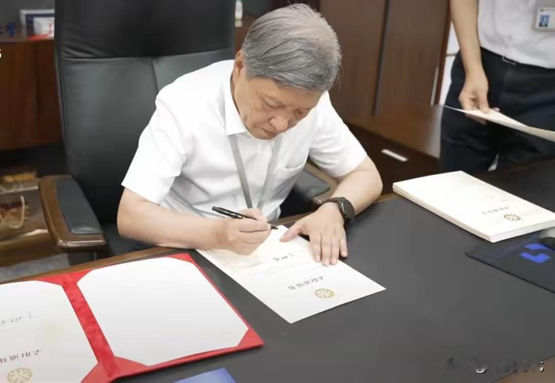 河南考生疯了吗？连683分，位次857的都报了福耀科大！难道王树国校长的那次喊话