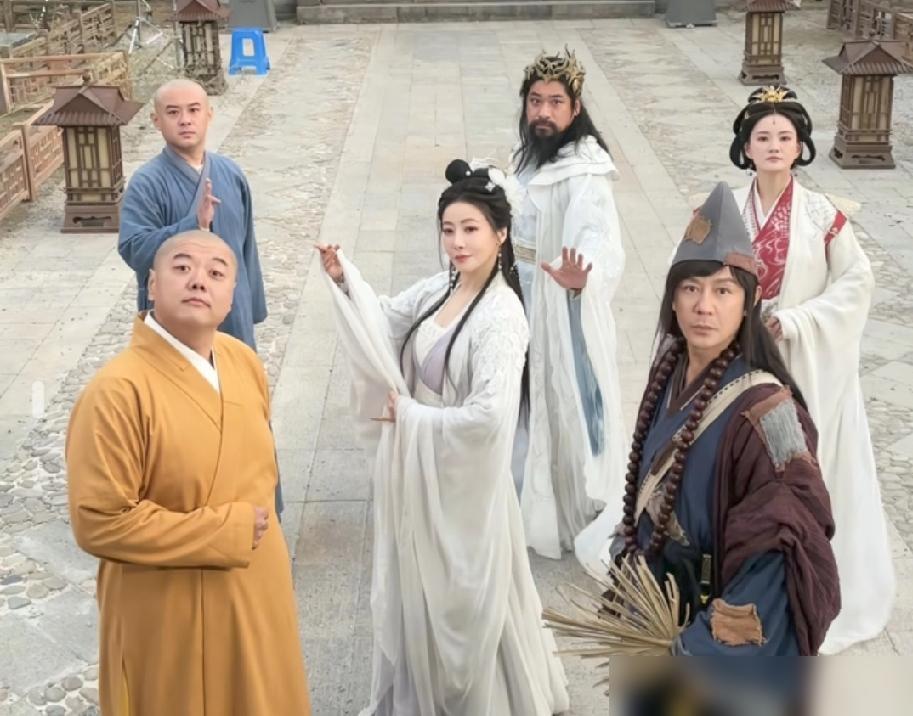 这下丢人丢大发了！全国人民都知道了，最近不是活佛济公又开始拍了嘛。有网友在评