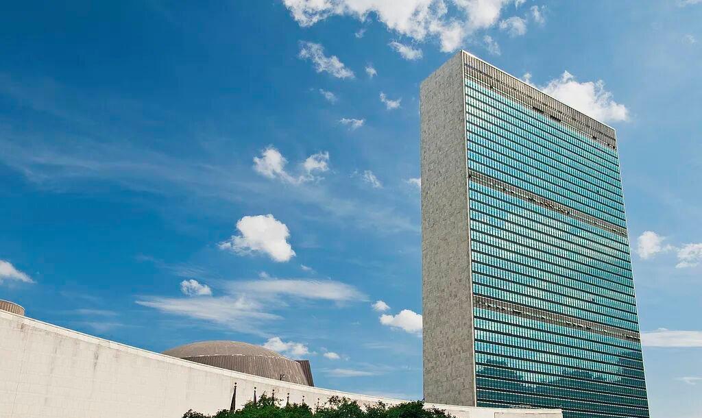 以色列自新一轮巴以冲突近两年来，表面上大胜。对加沙持续狂轰滥炸，加沙一片废墟，哈