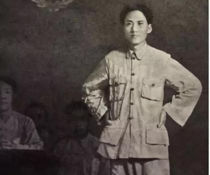 贺子珍晚年亲口回忆：长征还没开打，毛主席的军事天赋早就压不住了。 贺子珍晚年