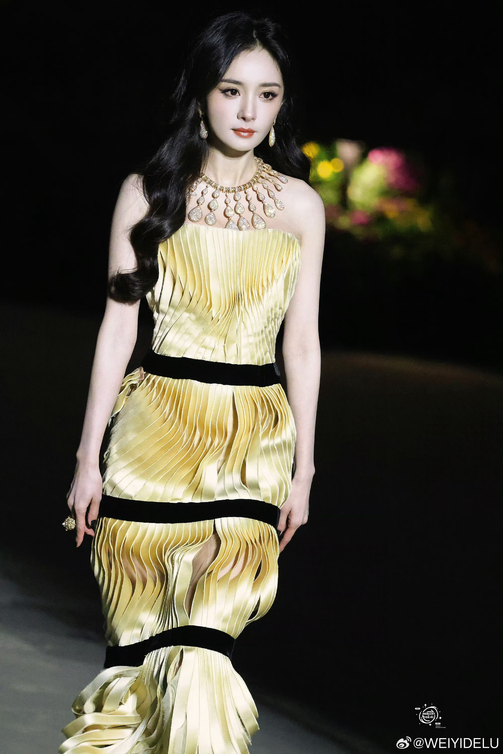 杨幂开场天啊状态无敌了幂姐！好美😍​​​