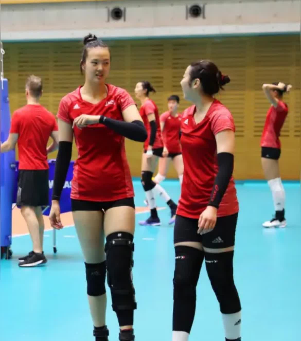 从张一分到李一分。热爱中国女排的都知道，2018年张常宁受伤很严重，惠若琪退