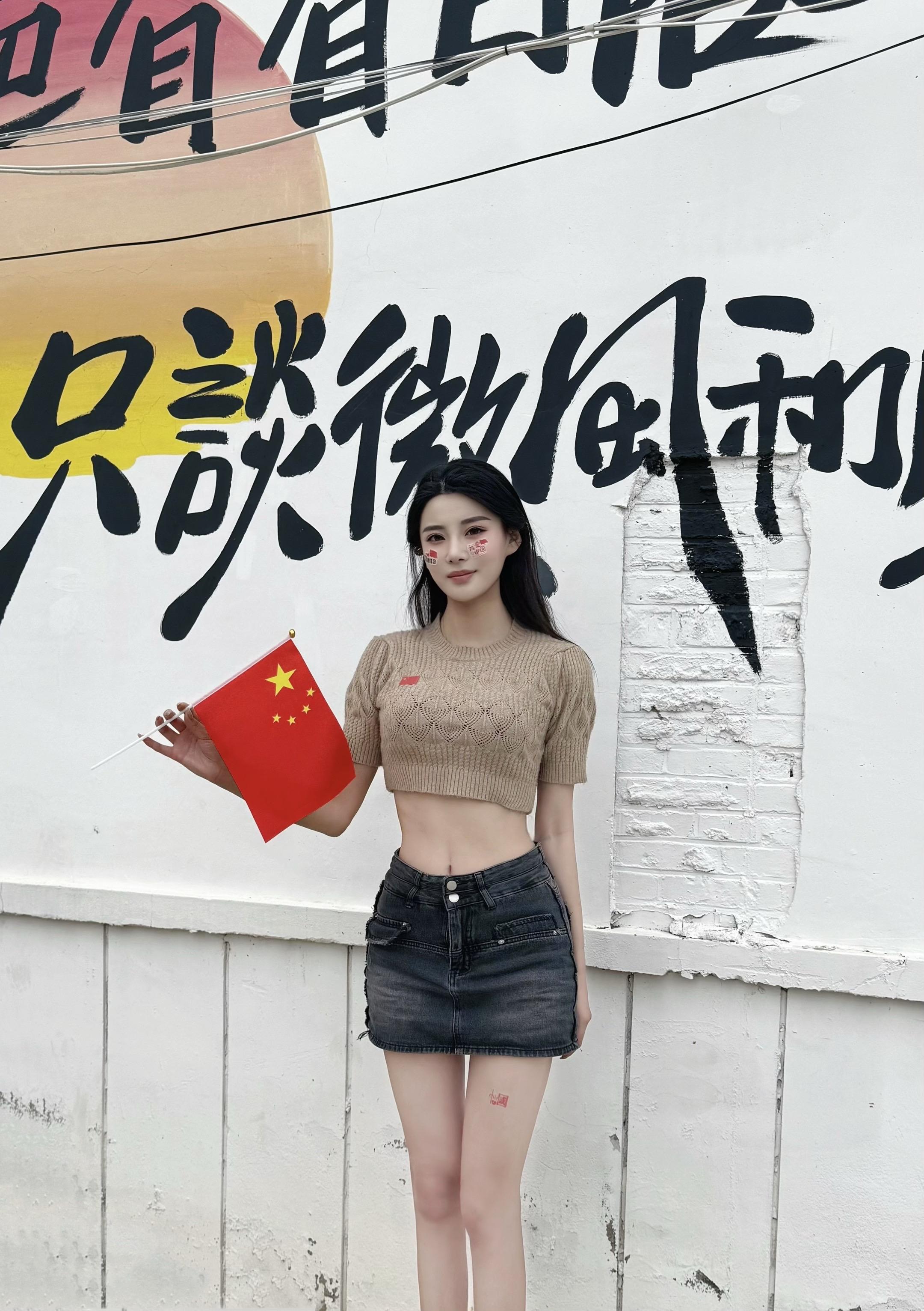 原相机生图拍的好黑，谁能帮我P白点呀～