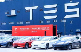 FSD入华测试遇“中国式路况”暴击，月租制神了？未来或将全面逆袭